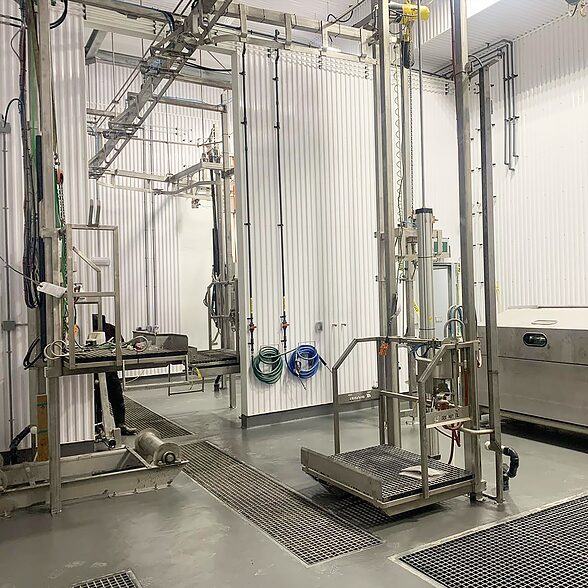 Trusscore ribcore and wall&ceilingboard installed in a commercial food processing facility