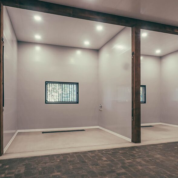 Trusscore wall&ceilingboard white installed in an agricultural horse stable