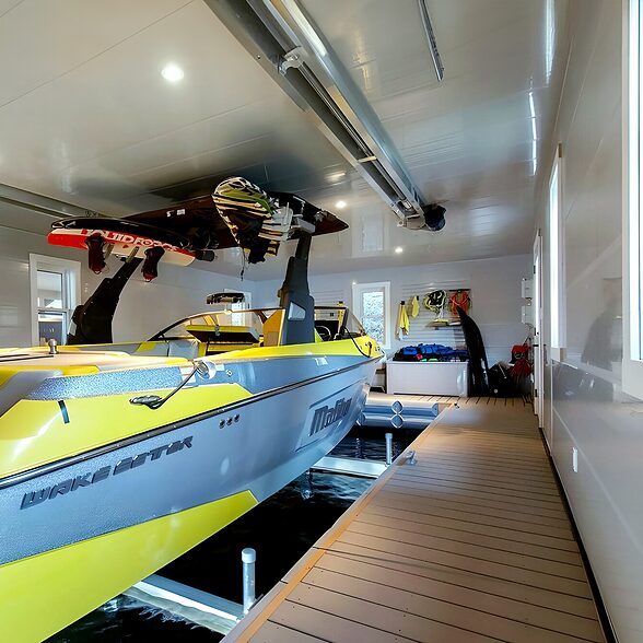 Trusscore Wall&CeilingBoard and Trusscore SlatWall in a Boathouse
