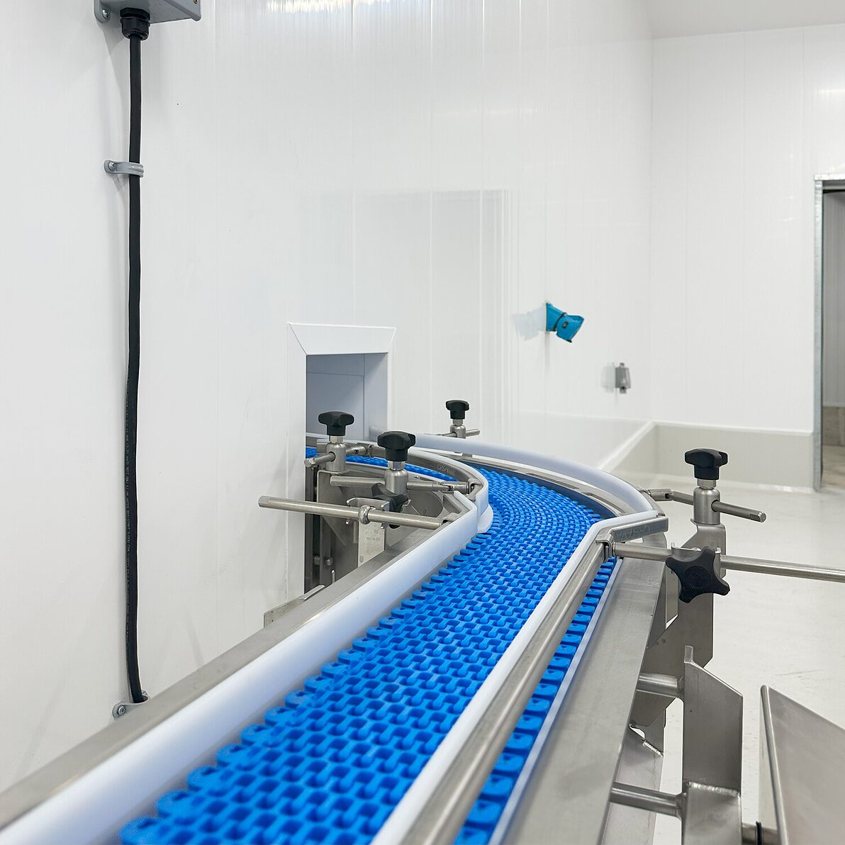 Trusscore Wall&CeilingBoard in Commercial Food Processing Facility