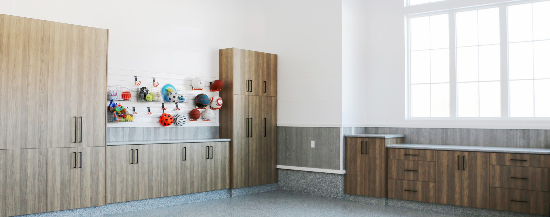 Should I Choose Built-In or Modular Cabinetry?