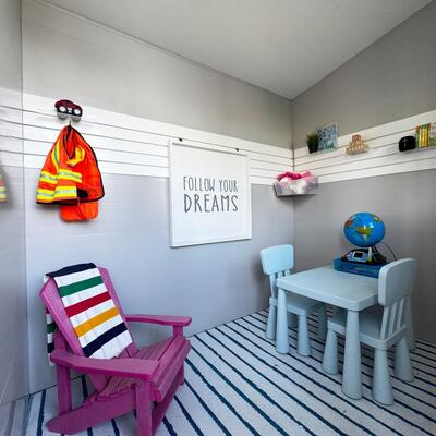 The Shady Farmhouse Treehouse