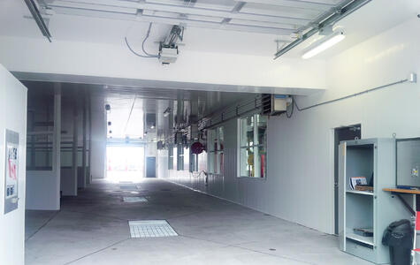 Trusscore Wall&CeilingBoard and NorLock in Car and Truck Wash Facility