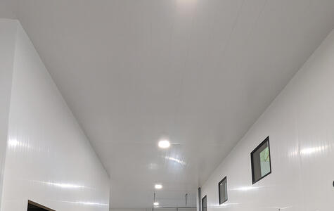 Trusscore Wall&CeilingBoard in Large Agricultural Workshop