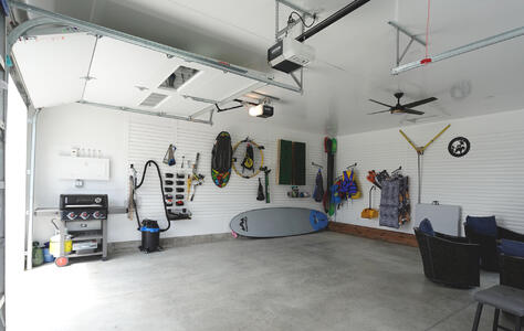 Trusscore Wall&CeilingBoard and SlatWall in Residential Boathouse