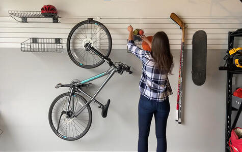 Trusscore Wall&CeilingBoard et SlatWall dans un garage résidentiel