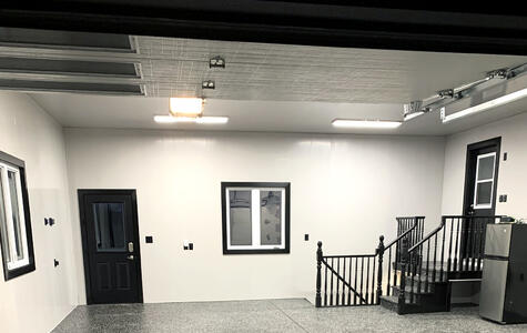 Trusscore Wall&CeilingBoard installé dans un garage résidentiel