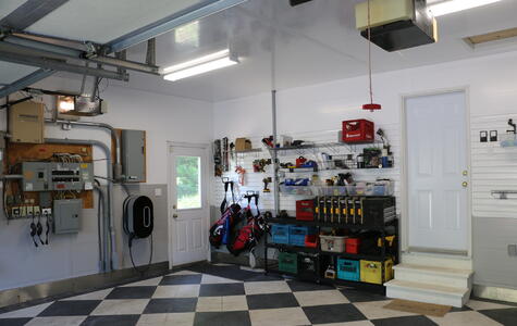 Trusscore Wall&CeilingBoard and SlatWall in a Residential Garage