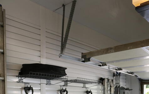 Trusscore Wall&CeilingBoard et SlatWall dans un garage résidentiel