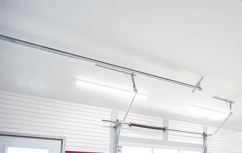 Trusscore Wall&CeilingBoard and SlatWall in Residential Garage with Hoist
