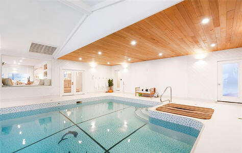 Trusscore Wall&CeilingBoard in a Residential Indoor Pool